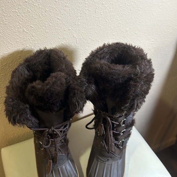 Khombu fur-lined duck boots size 8 - Picture 3 of 8